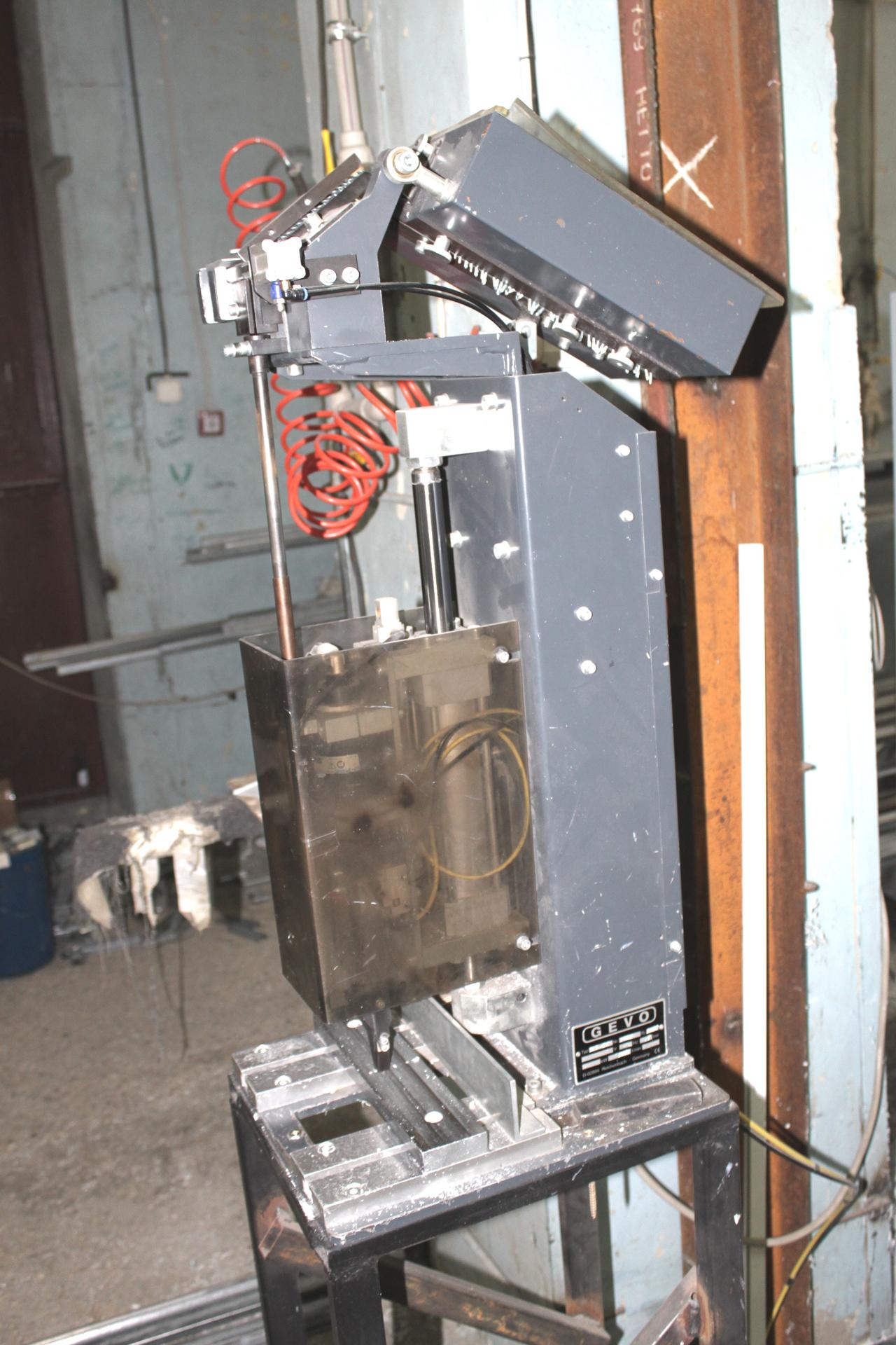 GEVO SE1-SA Автоматический пневмошуруповёрт для производства окон ПВХ (Б/У оборудование)