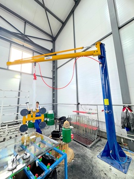 GLASS UNLOADING MACHINE XPJ-300 Кран-подъёмник стационарный с вакуумной присоской для перемещения стеклопакетов весом до 300 кг
