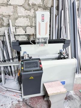 SHINER  INTELLIGENT MINI CNC-DOUBLE SPINDLE SKX-CNC-680D Копировально-фрезерный станок с чпу для алюминия и ПВХ